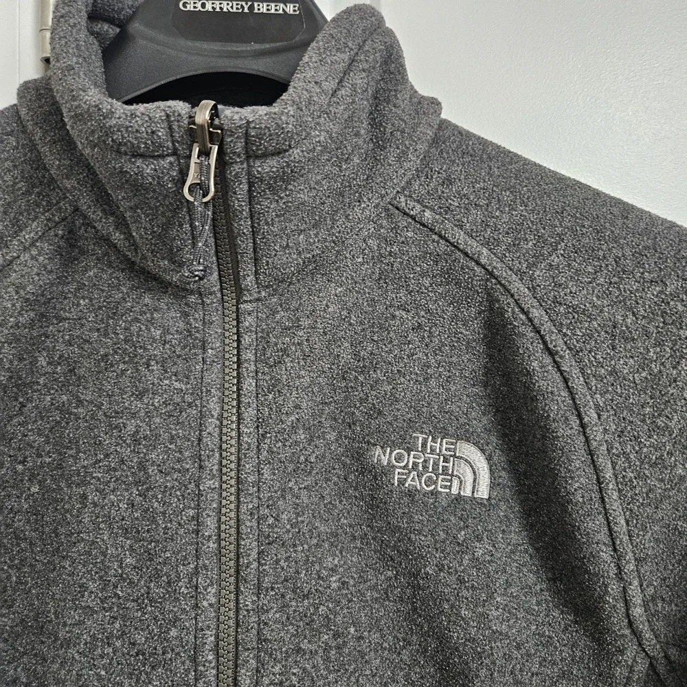 The North Face Mens Gray Full Zip Fleece Jacket Size Medium Pockets Logo Outdoor